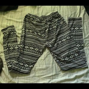 One Size Fits All White & Black Leggings